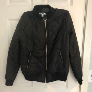 Black puffer jacket Small size